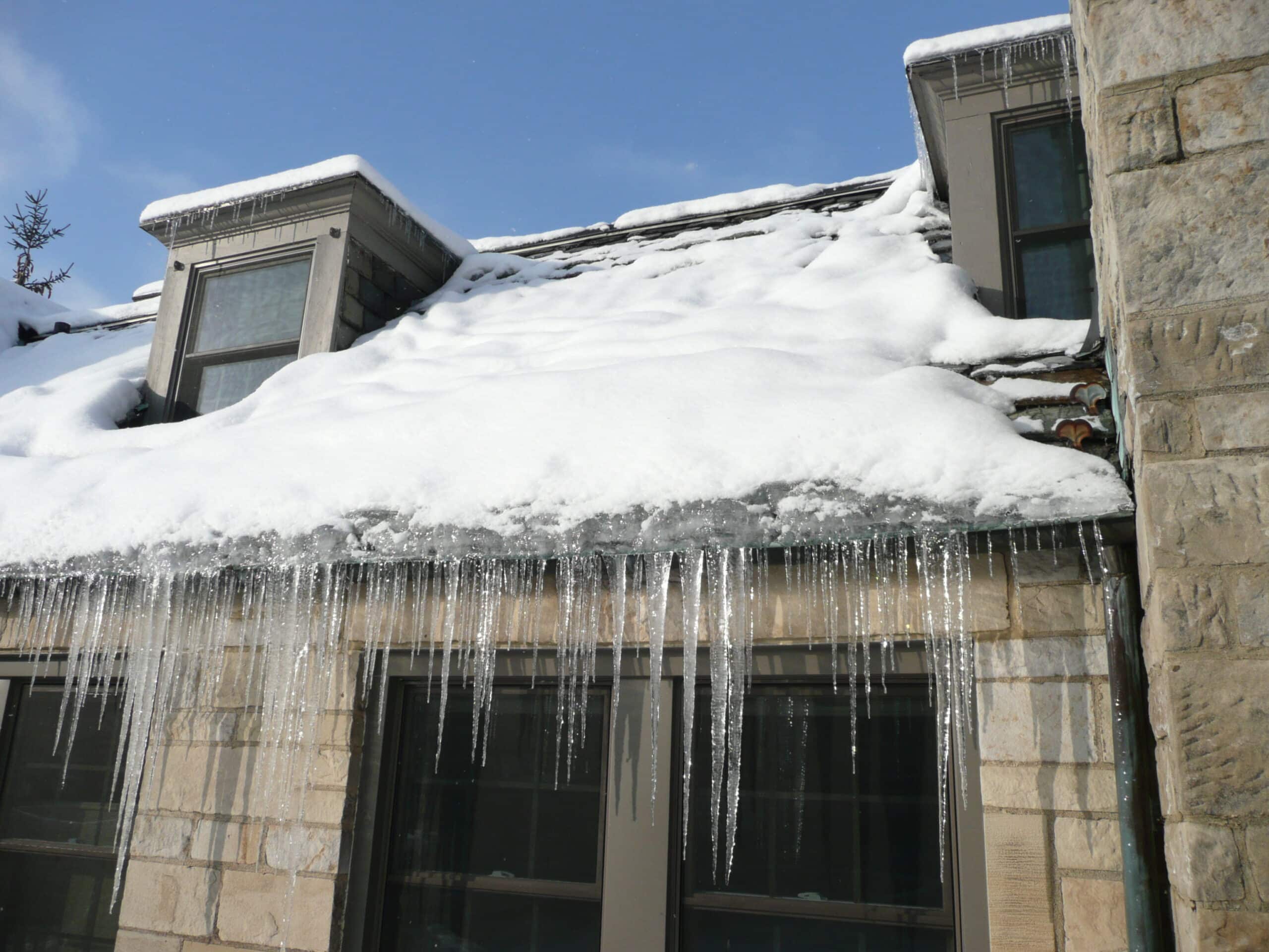 How Texas Winter Storms Create Ice Dams and Roof Leaks