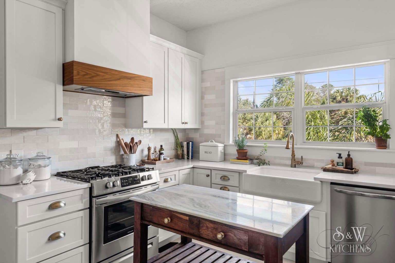 Internet Asks: A Cabinet Expert Answers the Most Common Kitchen Cabinet Questions